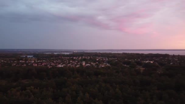 Wunderschöner Lila Sonnenuntergang Landschaft Bei Sonnenuntergang Aus Der Luft — Stockvideo