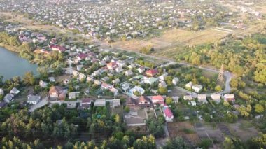 Uçuşun yüksekliğinden manzara. Yukarıdan kara parçası. İHA uçuşu