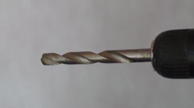 Matkap dönüyor. Elektrikli matkap. onarım aracı