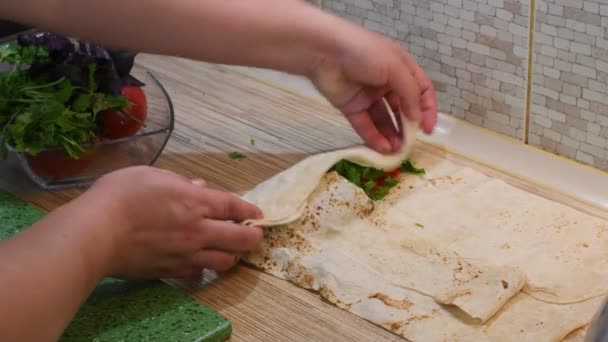 Läckra Hackade Grönsaker Vegetarisk Mat Hälsosam Mat Matlagning Hemma Färska — Stockvideo