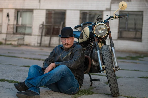 Brutal Biker Beautiful Man Mustache Man Hat Brutal Man Motorcycle — Stock Photo, Image