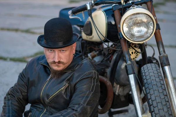 Brutal Biker Beautiful Man Mustache Man Hat Brutal Man Motorcycle — Stock Photo, Image