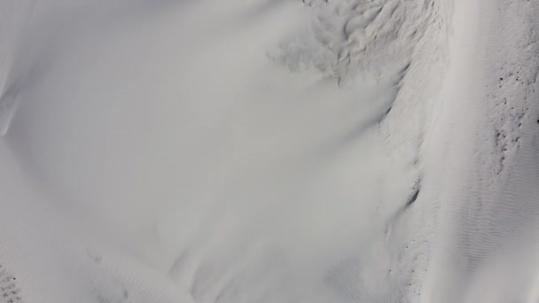 Landschaft Mit Weißem Sand Weißer Quarzsand Dünen Und Wüstenbrahans — Stockvideo