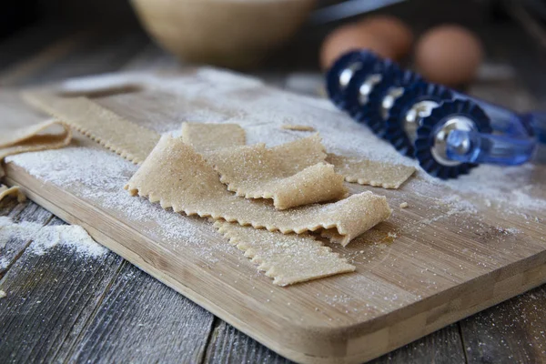 Homemade Pappardelle – stockfoto