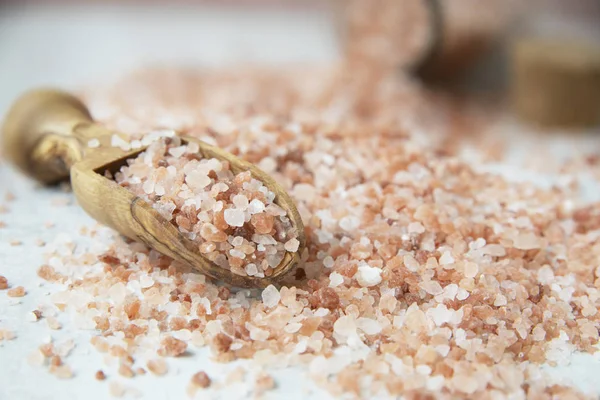 Pink Salt in Scoop — Stock Photo, Image