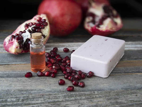Organic Pomegranate Soap — Stock Photo, Image
