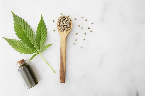 CBD Oil with Copy Space — Stock Photo, Image