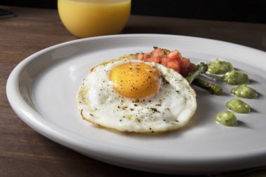 sahanda yumurta kahvaltı