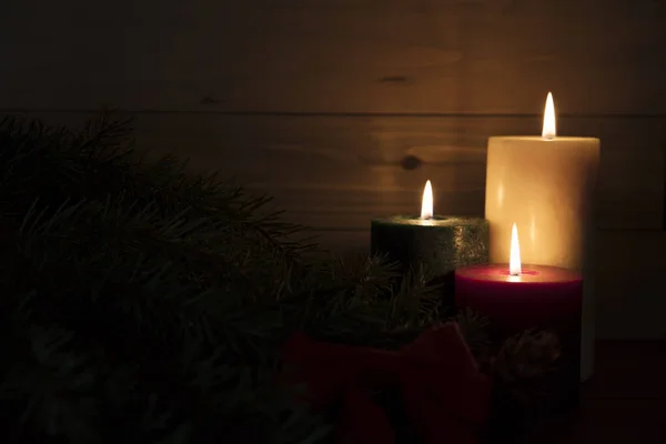 Velas ardientes con espacio de copia —  Fotos de Stock