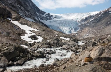 Fabergstolsbreen buzul Nigardsvatnet Jostedalsbreen Ulusal parkında güneşli bir Norveç havadan görünümü