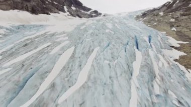 Fabergstolsbreen buzul Nigardsvatnet Jostedalsbreen Ulusal parkında güneşli bir Norveç havadan görünümü