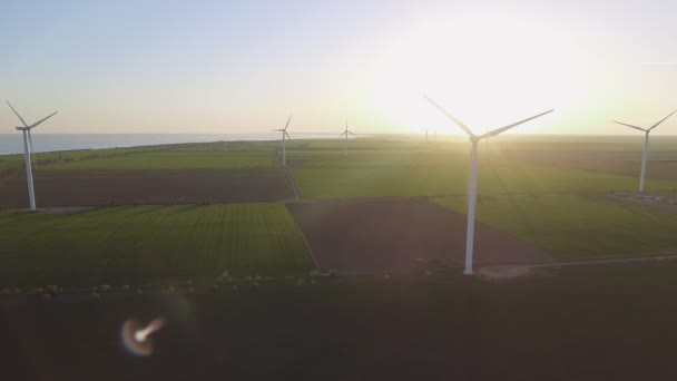 Rüzgar jeneratörler Ukrayna havadan görünümü — Stok video