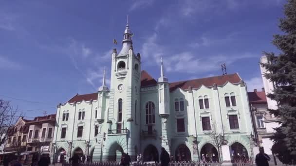 Mukachevo, UCRAINA - 2 APRILE 2018: Bella vista panoramica sulla città di Mukachevo di giorno — Video Stock