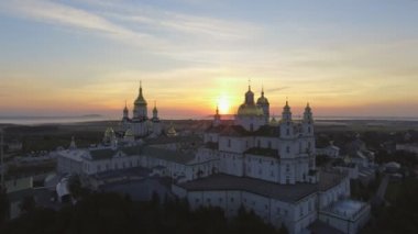 Kutsal Dormition Pochayiv Lavra, bir Ortodoks Manastırı Ternopil oblast Ukrayna Hava görünümünü. Doğu Avrupa
