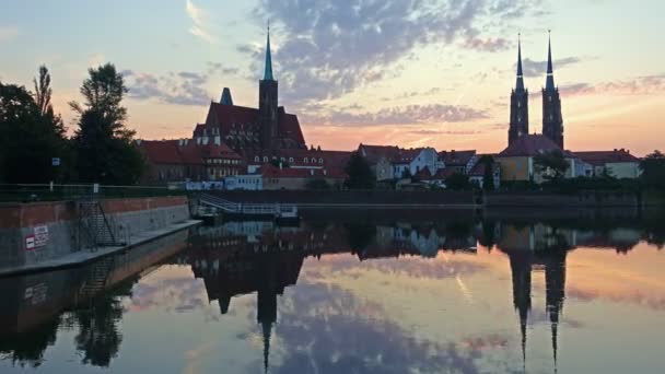 Blick auf die Insel Tumski und die Kathedrale von Johannes dem Täufer. Polen. — Stockvideo