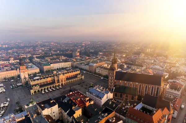 Marktplein van Krakau, een luchtfoto sunrise — Stockfoto