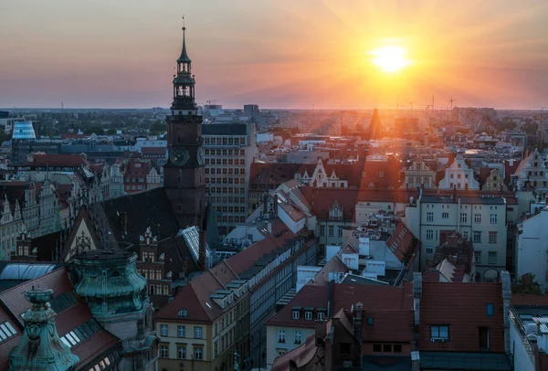 Uitzicht over beroemde Poolse stad Wroclaw. Culturele hoofdstad van Europa. — Stockfoto