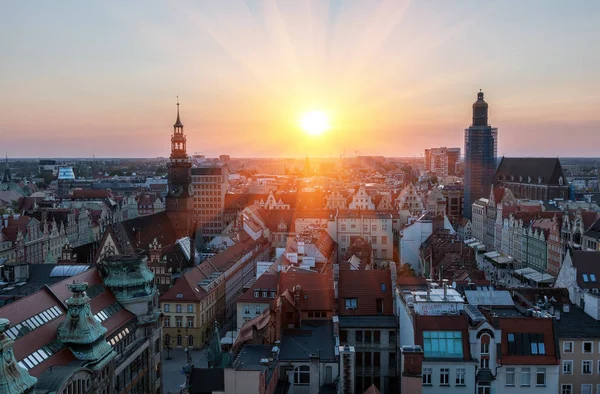 Uitzicht over beroemde Poolse stad Wroclaw. Culturele hoofdstad van Europa. — Stockfoto