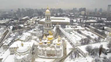 Kiev-Pechersk Lavra. Bir Kışın yağan kar. Kiev, Ukrayna