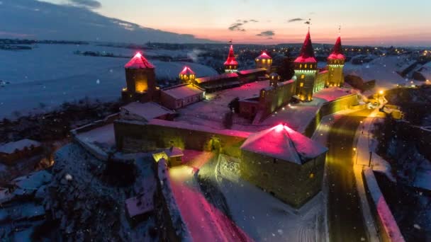 Vecchia fortezza. castello nella città di Kamenets-Podolsky. Ucraina. Neve in caduta — Video Stock