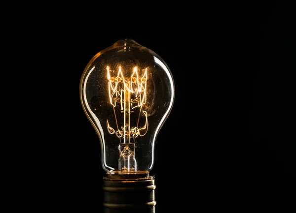 Edisons ampul yanar üzerinden elektrik akımı