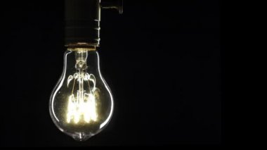 Edisons ampul yanar yavaş yavaş gelen elektrik akımı
