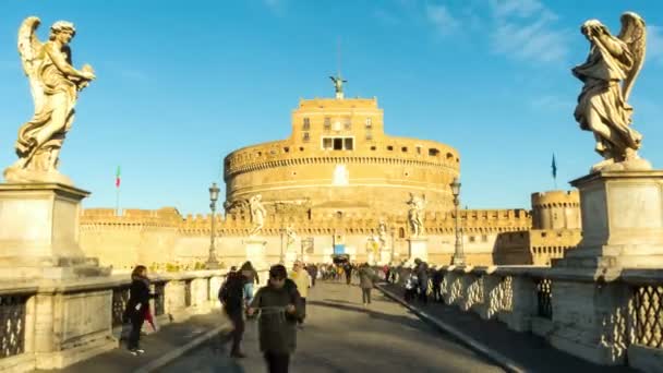 聖天使城カステル アンジェロとローマ イタリア テヴェレ川に架かる橋ポンテ アンジェロ — ストック動画