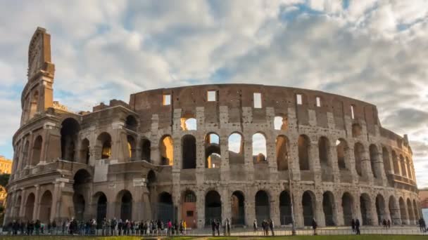 O Coliseu ou Coliseu timelapse, Anfiteatro Flaviano em Roma, Itália — Vídeo de Stock