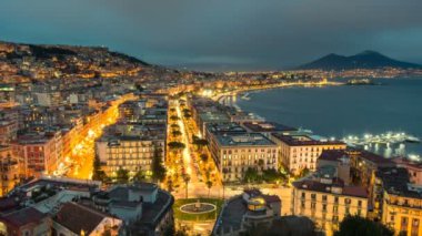 Napoli manzarası, bağlantı noktası ve Vezüv Yanardağı görüntülemek, hızlandırılmış.