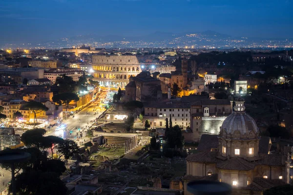 Coliseu ou Coliseu, Anfiteatro Flaviano em Roma, Itália — Fotografia de Stock