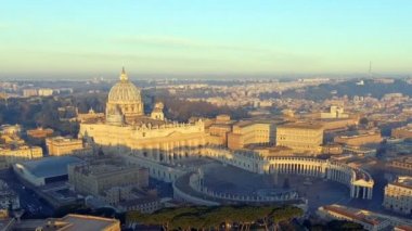 Roma manzarası cityscape ile Vatikan Simgesel Yapı gündoğumu, İtalya