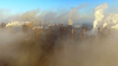 Havadan görünüm. Büyük borulu sanayi bölgesi