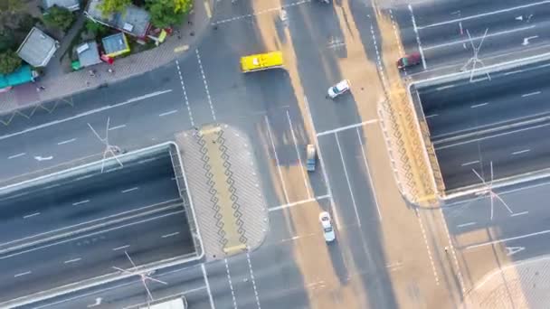Drone footage city roads. Aerial view. — Stock Video