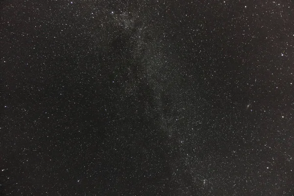 Via Láctea e estrelas o céu noturno — Fotografia de Stock