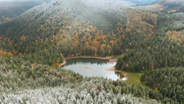 Letecké video krásných modrých jezer na Ukrajině. Cestovní destinace v Evropě — Stock video
