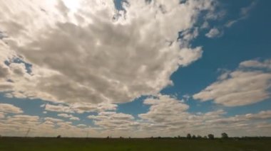 Bulutların zamanı geldi. Kötü hava. Yağmur bulutları. Hava değişimi.