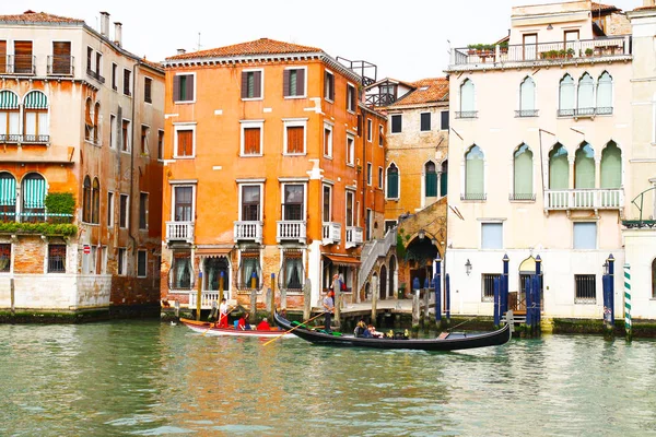 Гондолы Фоне Домов Венеции Италия — стоковое фото