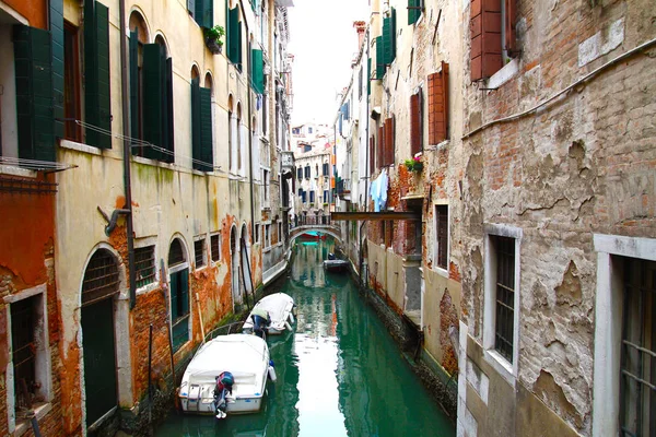 Пришвартованные Лодки Канале Венеции Италия — стоковое фото