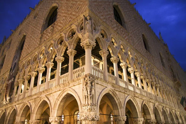 Hertogelijk Paleis Het San Marco Plein Avond Venice Italië — Stockfoto