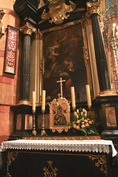 Interior Iglesia Santa María Cracovia Polonia —  Fotos de Stock