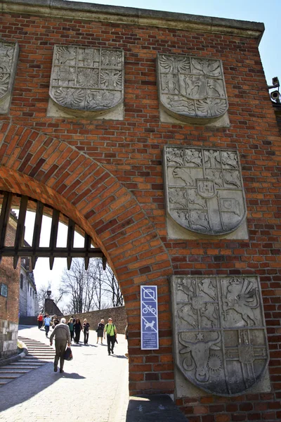 Puerta Principal Del Castillo Wawel Cracovia Polonia —  Fotos de Stock