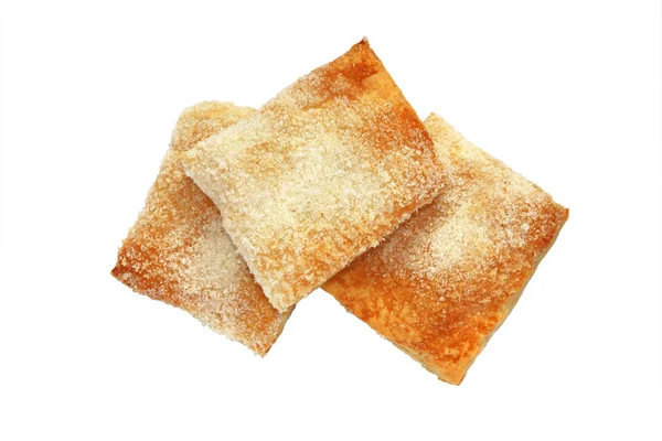 白い背景に砂糖とパフペストリーからのクッキー — ストック写真