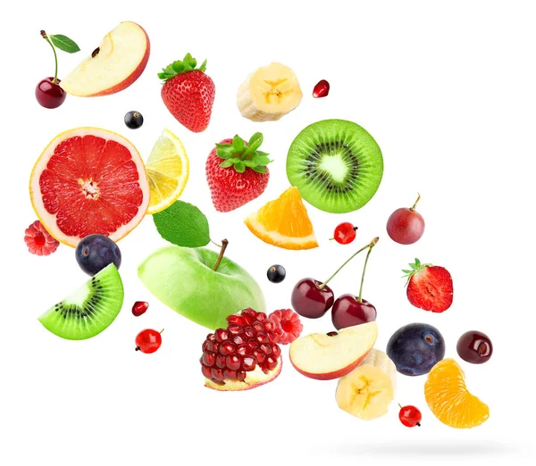 Vegyes Gyümölcsök Fehér Háttérrel Zuhanó Gyümölcs — Stock Fotó