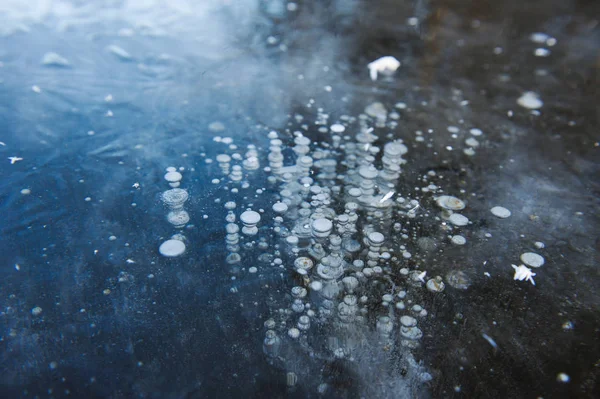 Burbujas Aire Congeladas Agua Una Forma Extraña — Foto de Stock