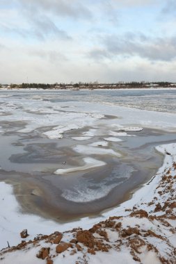 Dondurma'nın geç Kasım ayında Vychegda nehrinde.
