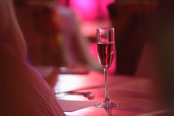 Pink champagne glass. — Stock Photo, Image
