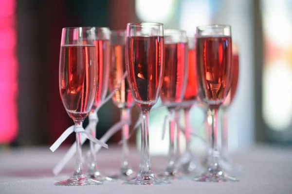 Rosa Champagnerglas. — Stockfoto