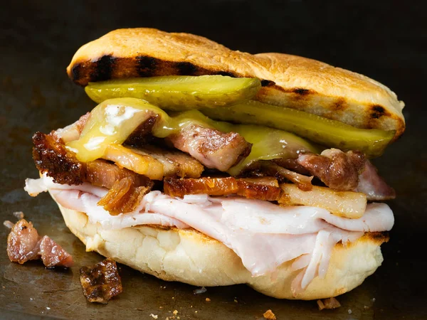 素朴なキューバ クバノ サンドイッチのクローズ アップ — ストック写真