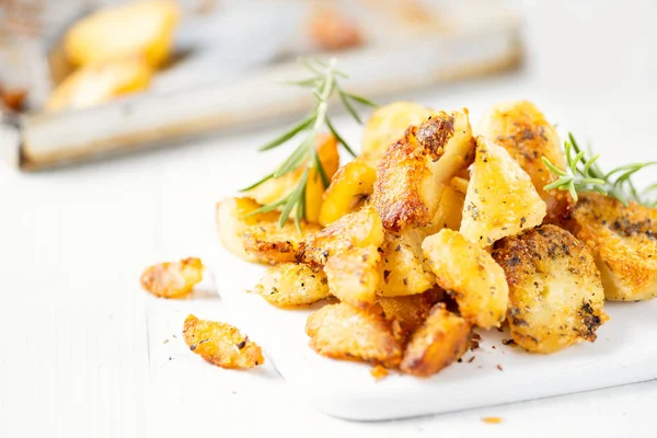 Primo Piano Rustico Oro Inglese Arrosto Patate Grasso Anatra — Foto Stock