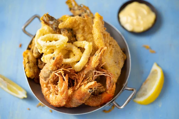 Primer Plano Rústico Italiano Frito Mariscos Fritto Misto — Foto de Stock